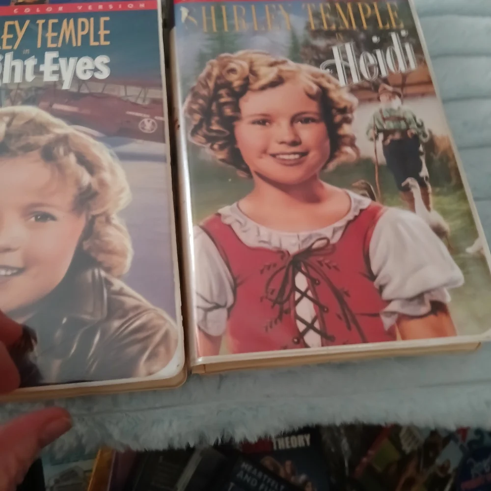Shirley Temple Classic VHS Collection - Bright Eyes & More (Multicolor)